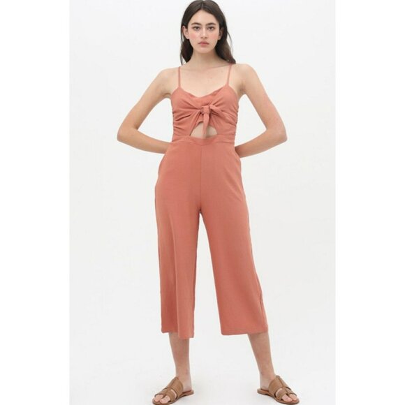 WHOLESALE * 28 JUMPSUIT // BOUTIQUE CLOSING // EVERYTHING MUST GO - Picture 7 of 16